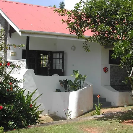 Daniella's Bungalows