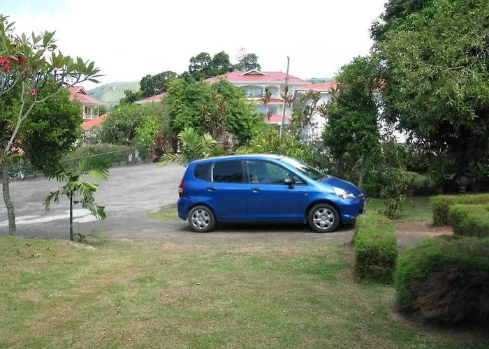 Daniella's Bed & Breakfast 3*